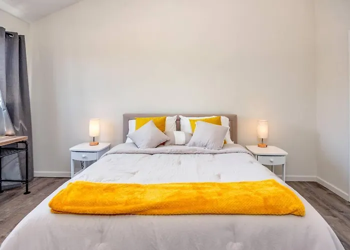 Stylish 1bd In Of Old Town Heated Hottub *