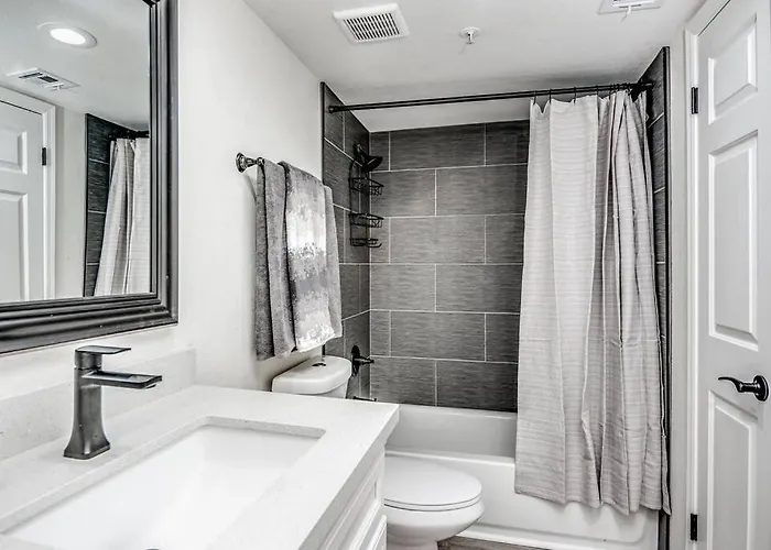 Stylish 1bd In Of Old Town Heated Hottub *