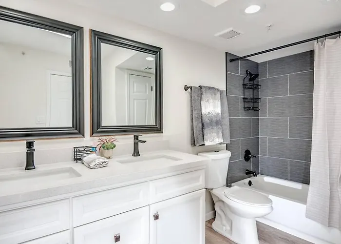 Stylish 1bd In Of Old Town Heated Hottub Holiday home