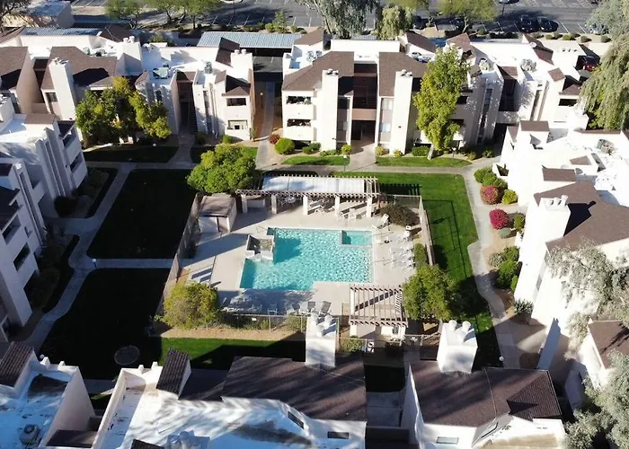 Stylish 1bd In Of Old Town Heated Hottub *
